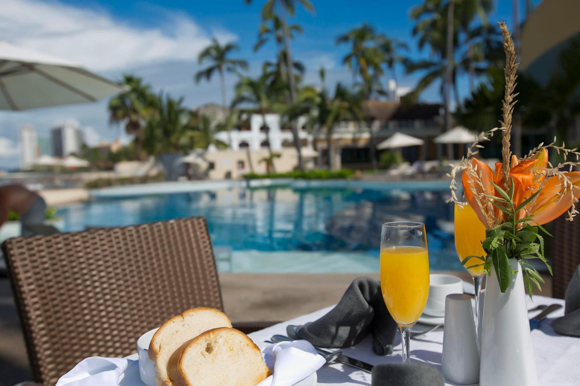 Sunset Plaza Beach Resort Puerto Vallarta All Inclusive Экстерьер фото