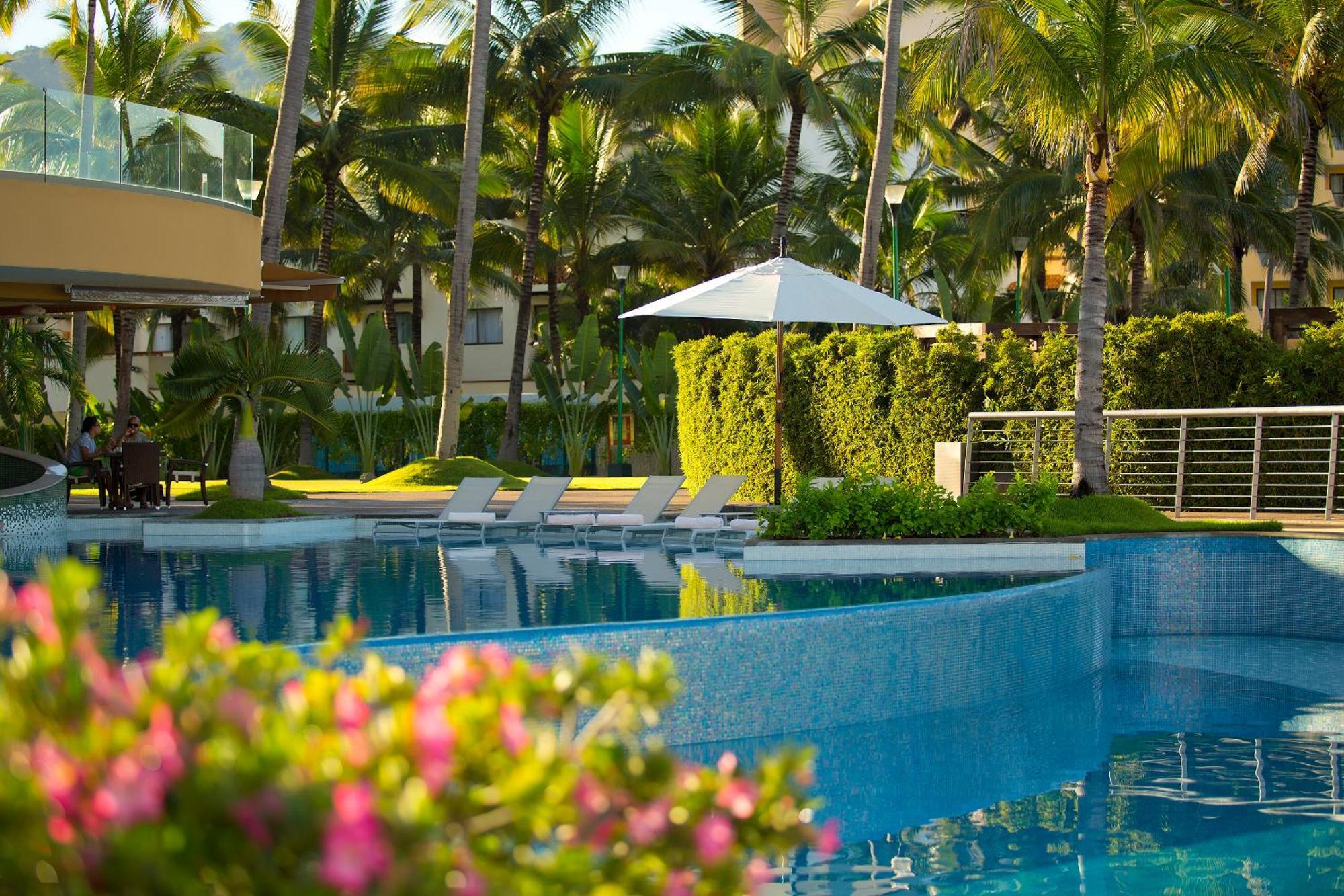 Sunset Plaza Beach Resort Puerto Vallarta All Inclusive Экстерьер фото