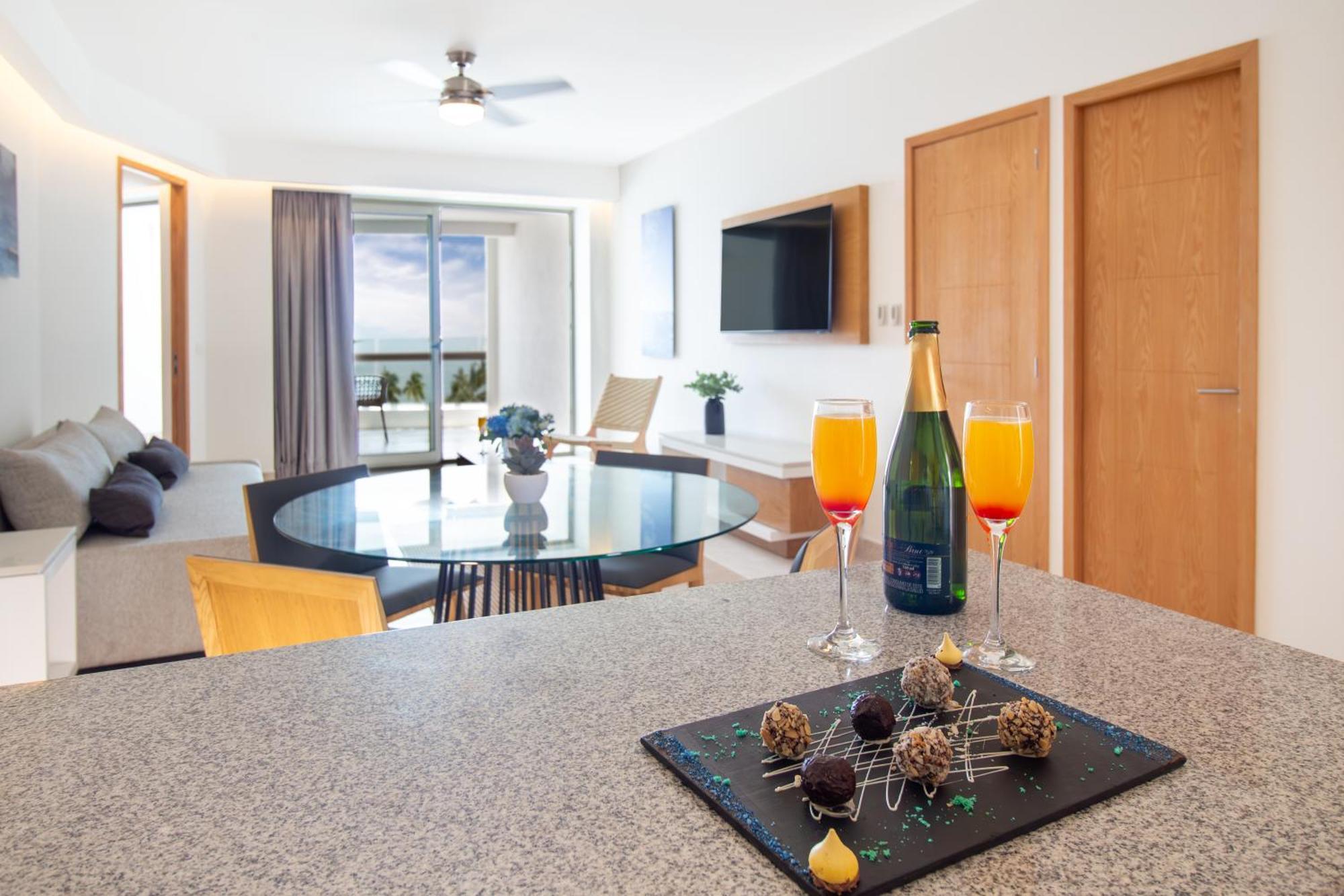Sunset Plaza Beach Resort Puerto Vallarta All Inclusive Экстерьер фото